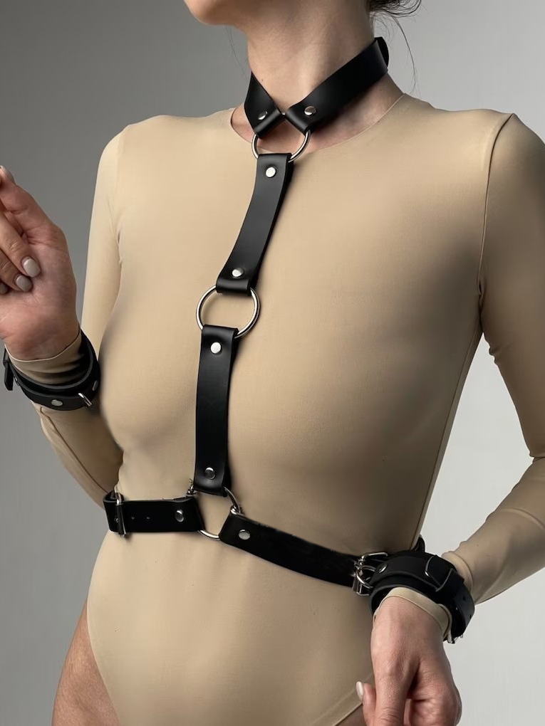 Women's Sexy Leather Harness B – Garter Belt Set Bewertung und Preis